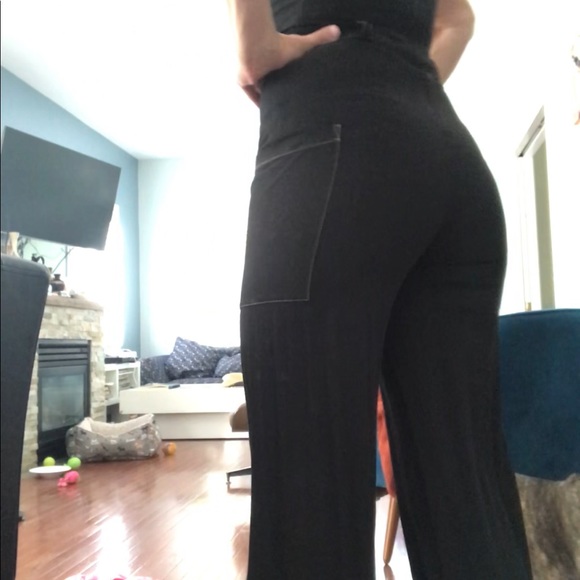 Canal 🇧🇷 Back Zip Jumpsuit with Contrast Stitches - Picture 4 of 16